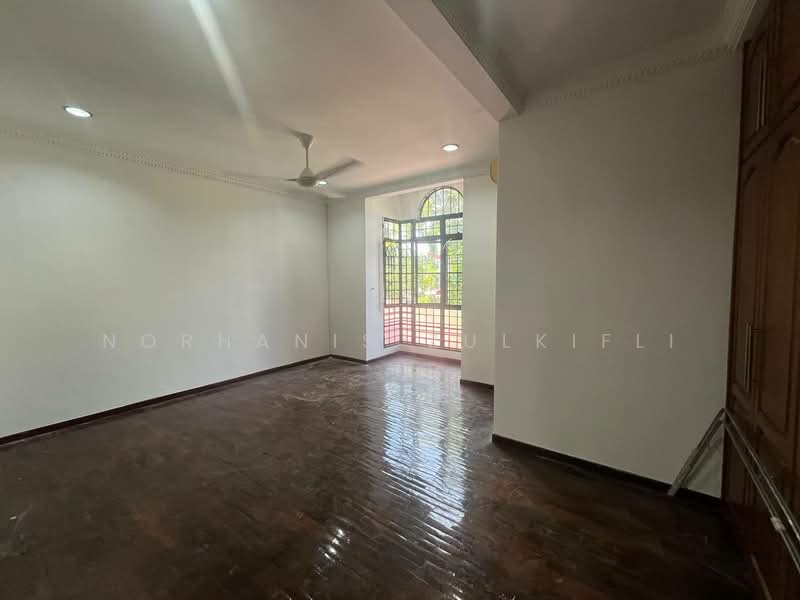 2-storey Terraced House for Sale in Kota Damansara (Selangor) - Norhanis Zulkifli - Master bedroom - PropertyGuru.com.my