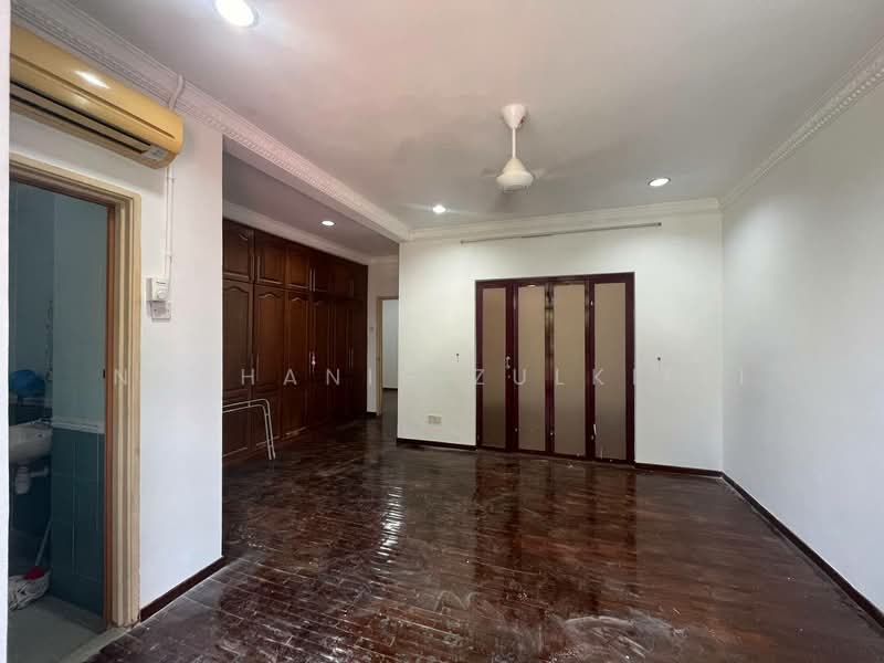 2-storey Terraced House for Sale in Kota Damansara (Selangor) - Norhanis Zulkifli - Master bedroom - PropertyGuru.com.my