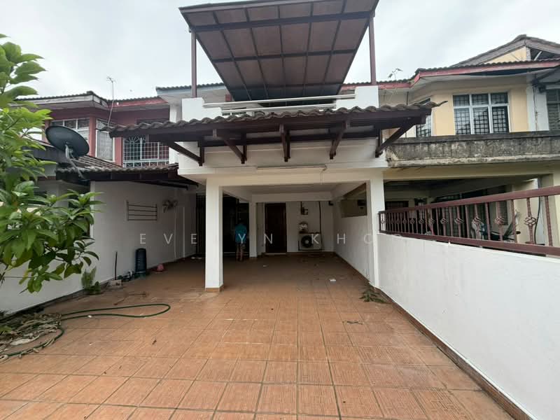 2-storey Terraced House for Sale in Bandar Bukit Beruntung (Bukit Beruntung) - Evelyn Khoo - Car Porch - PropertyGuru.com.my