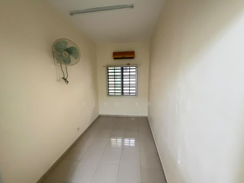 2-storey Terraced House for Sale in Bandar Bukit Beruntung (Bukit Beruntung) - Evelyn Khoo - Room - PropertyGuru.com.my