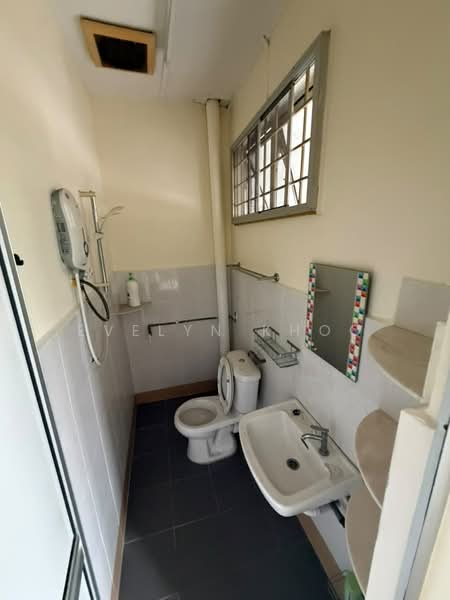 2-storey Terraced House for Sale in Bandar Bukit Beruntung (Bukit Beruntung) - Evelyn Khoo - Bathroom - PropertyGuru.com.my