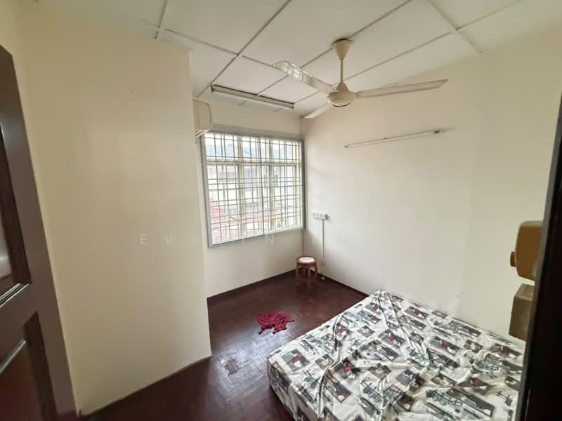 2-storey Terraced House for Sale in Bandar Bukit Beruntung (Bukit Beruntung) - Evelyn Khoo - Bedroom - PropertyGuru.com.my