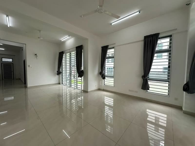 3-storey Terraced House for Rent in Taman Sungai Ara (Sungai Ara) - Xinnee . - Living Room - PropertyGuru.com.my