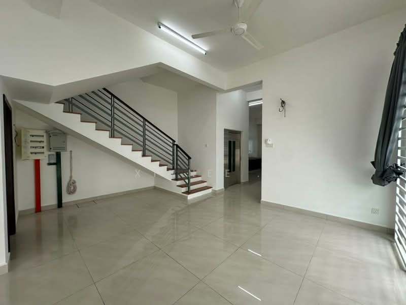 3-storey Terraced House for Rent in Taman Sungai Ara (Sungai Ara) - Xinnee . - Living Room - PropertyGuru.com.my