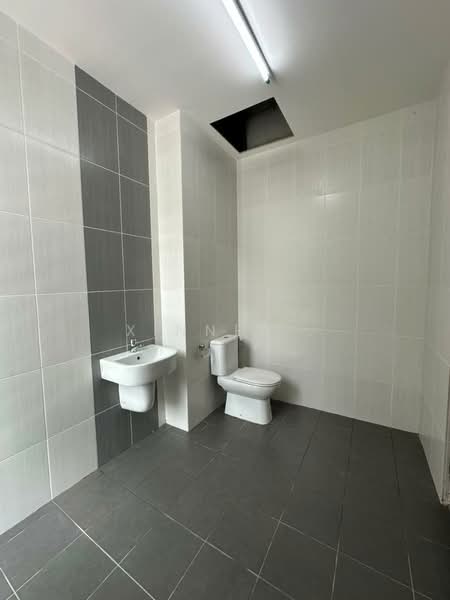 3-storey Terraced House for Rent in Taman Sungai Ara (Sungai Ara) - Xinnee . - Bathroom - PropertyGuru.com.my