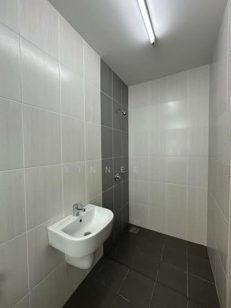 3-storey Terraced House for Rent in Taman Sungai Ara (Sungai Ara) - Xinnee . - Bathroom - PropertyGuru.com.my