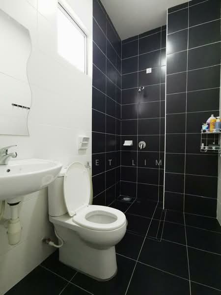 2-storey Terraced House for Sale in Taman Mount Austin (Tebrau) - Garet Lim - Bathroom - PropertyGuru.com.my