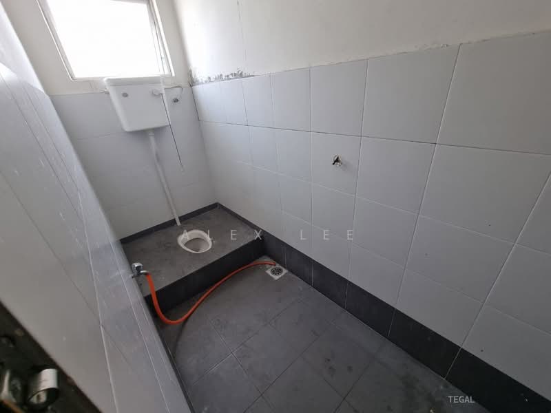 Gudang untuk Disewa di Shah Alam (Selangor) - Alex Lee - Bathroom - PropertyGuru.com.my