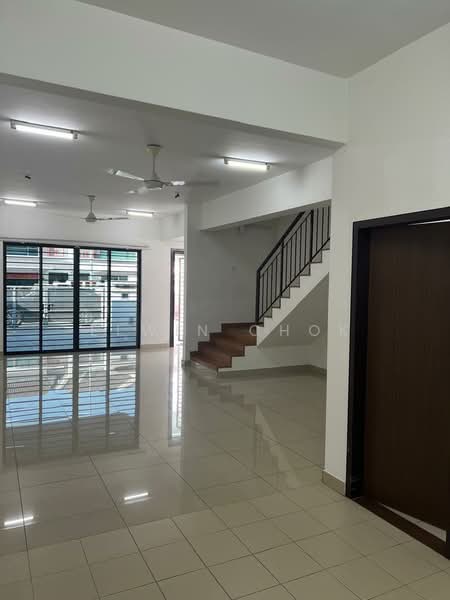 2-storey Terraced House for Sale in Bandar Bukit Raja (Klang) - Elwin Chok - Living Room - PropertyGuru.com.my