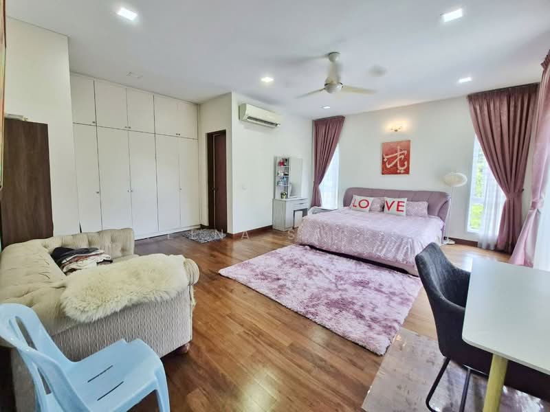 Bungalow House for Sale in Kayangan Heights (Shah Alam) - Reena Sarif - PropertyGuru.com.my