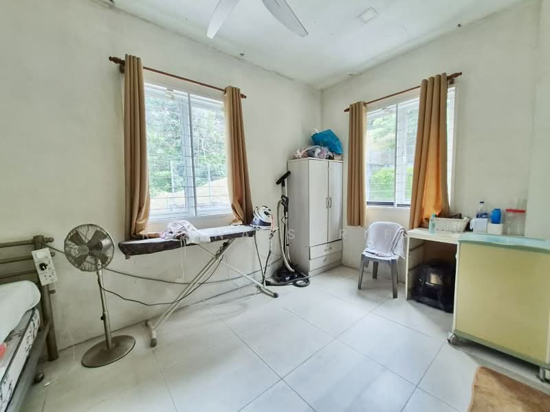 Bungalow House for Sale in Kayangan Heights (Shah Alam) - Reena Sarif - PropertyGuru.com.my