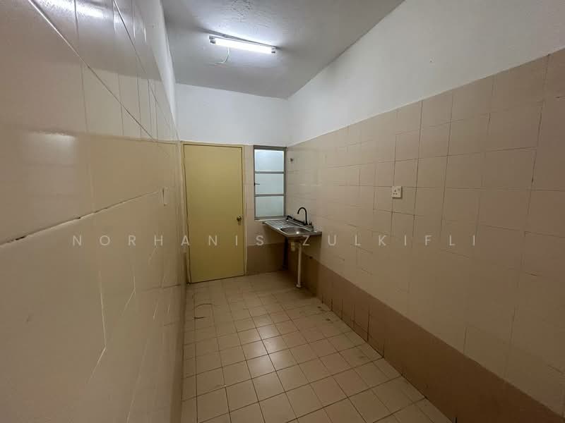 Flat for Sale at Perkasa - Norhanis Zulkifli - Kitchen - PropertyGuru.com.my