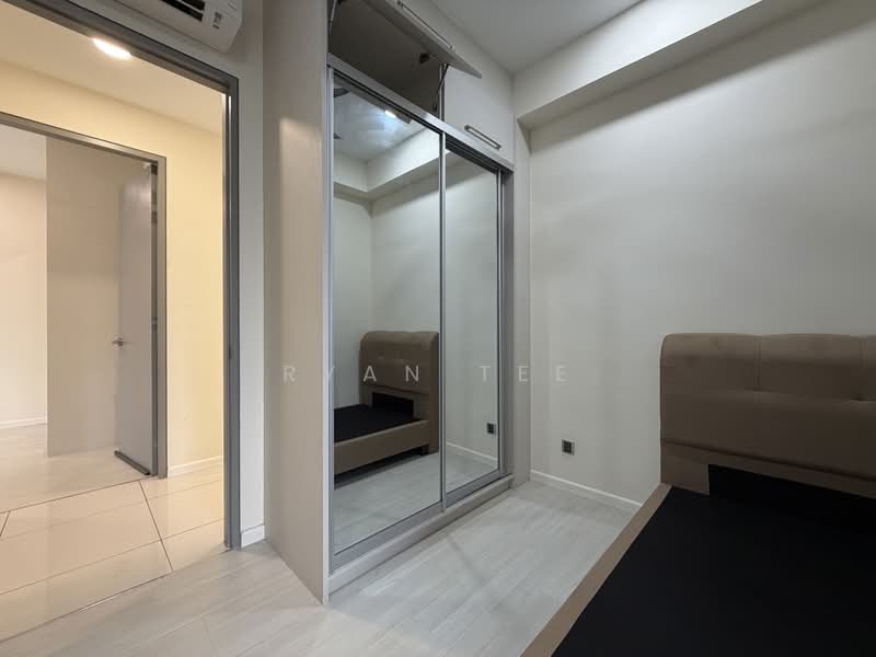Kediaman Servis untuk Dijual di The Era @ Duta North - Ryan Tee - Bedroom - PropertyGuru.com.my