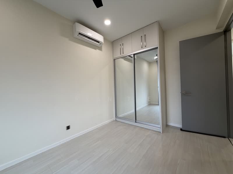 Kediaman Servis untuk Dijual di The Era @ Duta North - Ryan Tee - Bedroom - PropertyGuru.com.my
