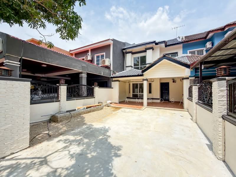 Rumah Teres 2-Tingkat untuk Dijual di Saujana Utama 1 (Ijok) - Izzat Zamros - Exterior - PropertyGuru.com.my