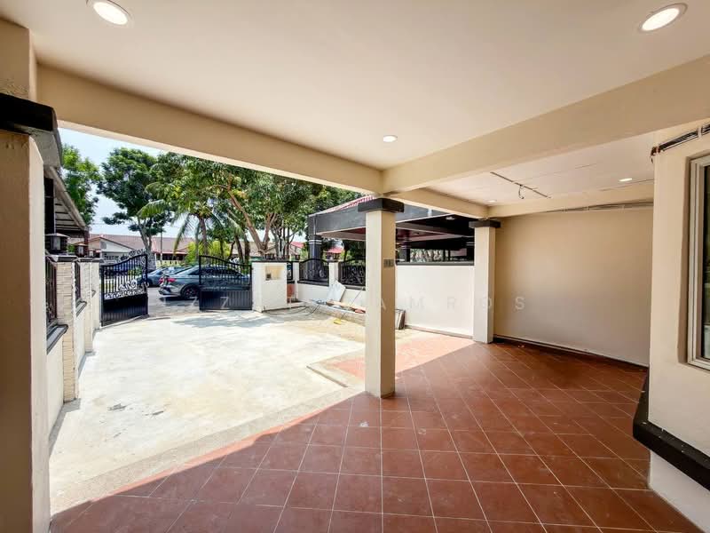 Rumah Teres 2-Tingkat untuk Dijual di Saujana Utama 1 (Ijok) - Izzat Zamros - Exterior - PropertyGuru.com.my