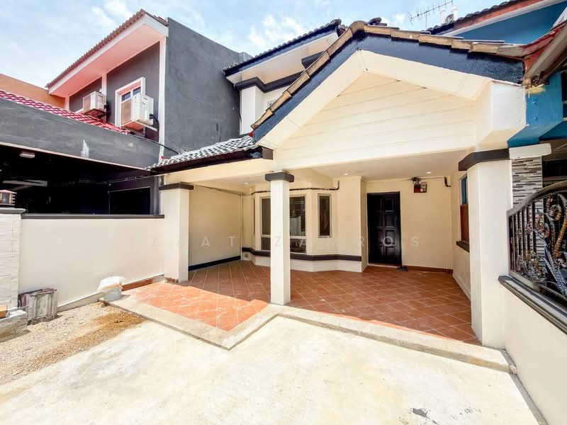 Rumah Teres 2-Tingkat untuk Dijual di Saujana Utama 1 (Ijok) - Izzat Zamros - Exterior - PropertyGuru.com.my