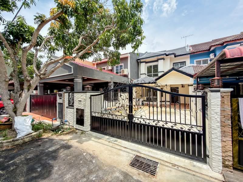 Rumah Teres 2-Tingkat untuk Dijual di Saujana Utama 1 (Ijok) - Izzat Zamros - Exterior - PropertyGuru.com.my