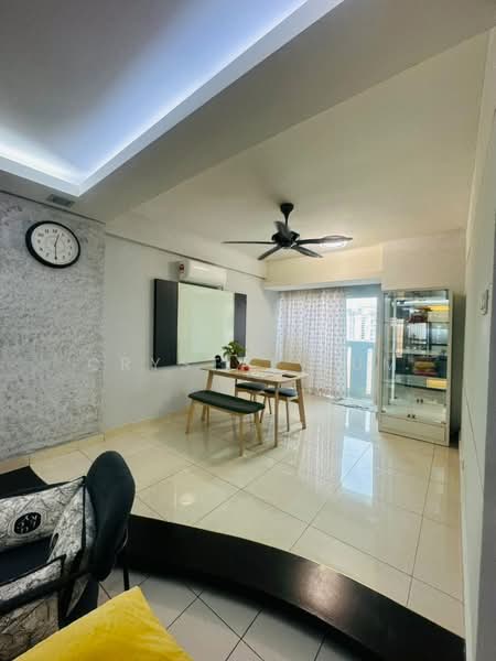 Kediaman Servis untuk Disewa di Fortune Avenue - Crystal Lum - Living Room - PropertyGuru.com.my