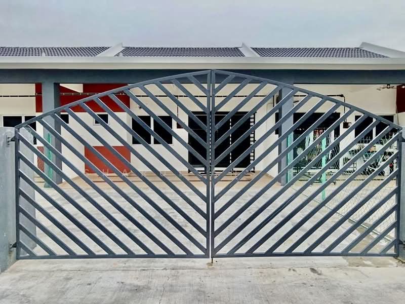 Rumah Teres 1-Tingkat untuk Dijual di Taman Tkk (Port Dickson) - Sharul Ansari - Exterior - PropertyGuru.com.my