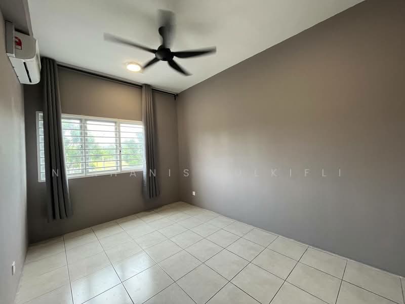 Apartment for Sale at Kita Ria @ Cybersouth - Norhanis Zulkifli - master bedroom - PropertyGuru.com.my