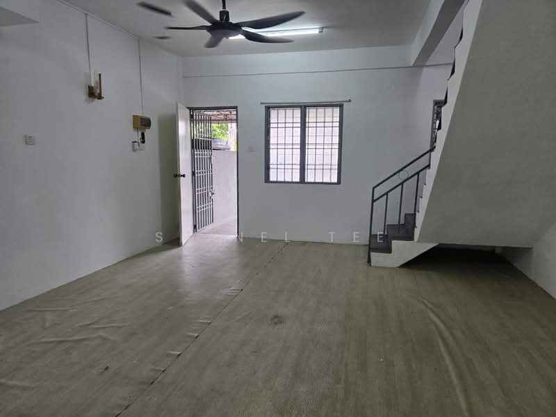 Rumah Teres 2-Tingkat untuk Dijual di Kluang (Johor) - Shanel Tee - Living Room - PropertyGuru.com.my