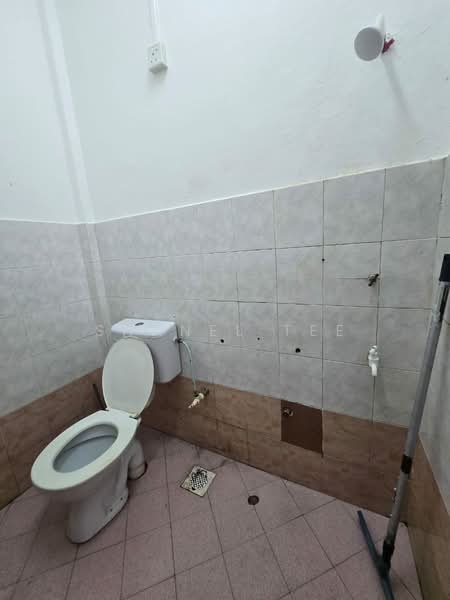 Rumah Teres 2-Tingkat untuk Dijual di Kluang (Johor) - Shanel Tee - Bathroom - PropertyGuru.com.my
