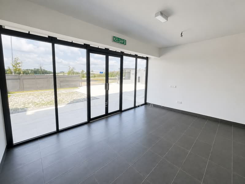 Factory for Sale in Sungai Buloh (Selangor) - Helen Wan - Entrance - PropertyGuru.com.my