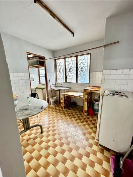 Flat for Sale at Flat Taman Ungku Tun Aminah - Nikko Soh - Kitchen - PropertyGuru.com.my