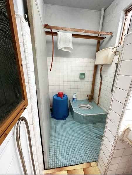 Flat for Sale at Flat Taman Ungku Tun Aminah - Nikko Soh - Bathroom - PropertyGuru.com.my