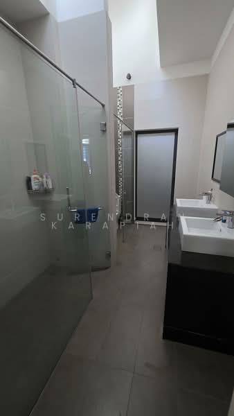 Rumah Teres 3-Tingkat untuk Dijual di Setia Utama (Setia Alam) - Surendran Karapiah - Bathroom - PropertyGuru.com.my