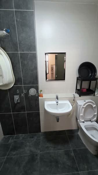 Rumah Teres 3-Tingkat untuk Dijual di Setia Utama (Setia Alam) - Surendran Karapiah - Bathroom - PropertyGuru.com.my