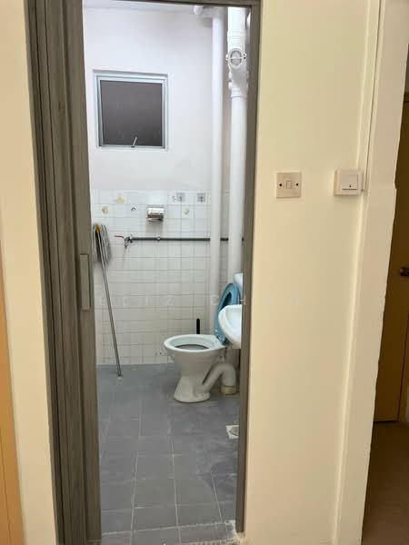 Apartment for Rent at Greenview Apartment - Eliz Chan - Bathroom - PropertyGuru.com.my
