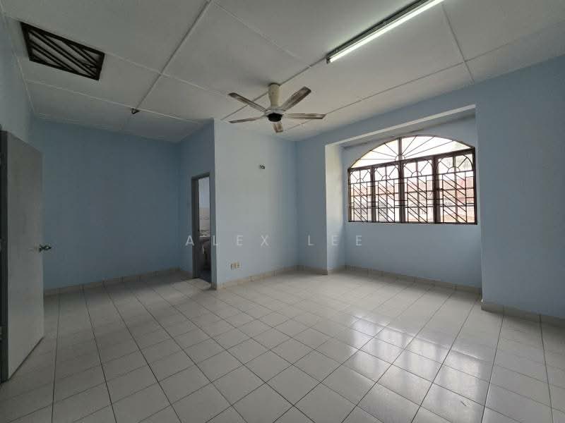 Rumah Teres untuk Dijual di Bandar Puteri Klang (Klang) - Alex Lee - Living Room - PropertyGuru.com.my