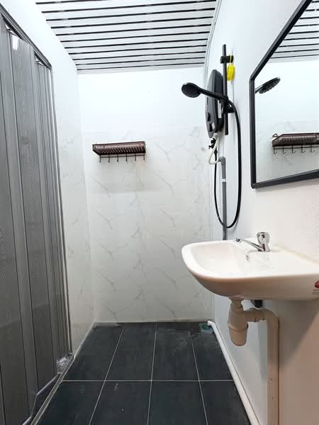 Rumah Teres 2-Tingkat untuk Disewa di Sea Park (Petaling Jaya) - Jeron Teoh - Bathroom - PropertyGuru.com.my