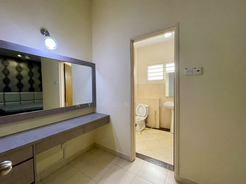 Rumah Teres 2-Tingkat untuk Disewa di Seremban 2 (Negeri Sembilan) - Raymond Ng - Bathroom - PropertyGuru.com.my