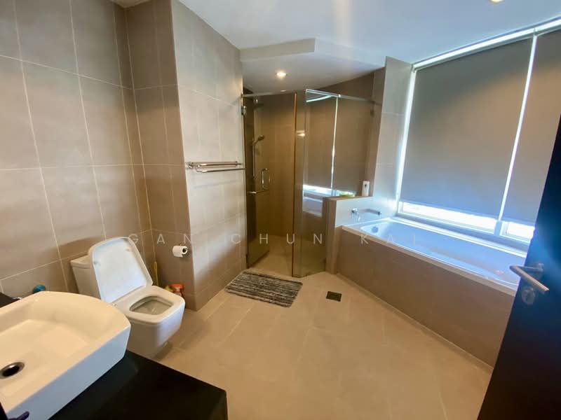 Kondominium untuk Disewa di Gurney Paragon - Gan Chun Kai - Bathroom - PropertyGuru.com.my