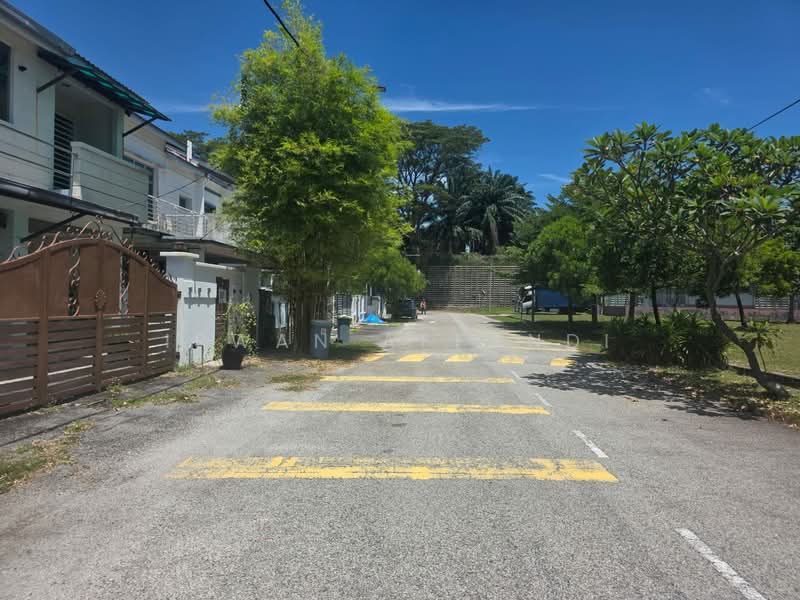 Rumah Kluster untuk Dijual di Bandar Saujana Putra (Tanjong Duabelas) - Irwan Affandi - Exterior - PropertyGuru.com.my