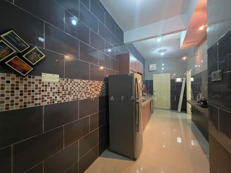 Rumah Kluster untuk Dijual di Bandar Saujana Putra (Tanjong Duabelas) - Irwan Affandi - Kitchen - PropertyGuru.com.my