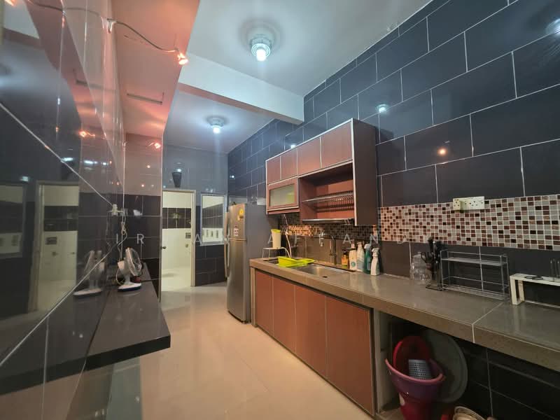 Rumah Kluster untuk Dijual di Bandar Saujana Putra (Tanjong Duabelas) - Irwan Affandi - Kitchen - PropertyGuru.com.my