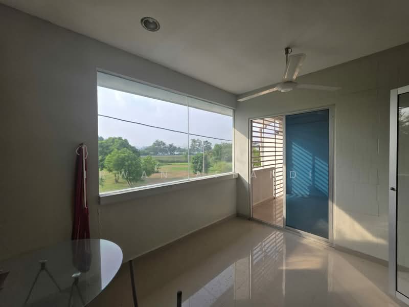 Rumah Kluster untuk Dijual di Bandar Saujana Putra (Tanjong Duabelas) - Irwan Affandi - Balcony - PropertyGuru.com.my