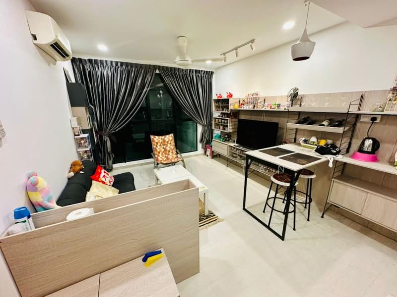 Kediaman Servis untuk Dijual di The Garden Residences - Terence Tan - Living Room - PropertyGuru.com.my