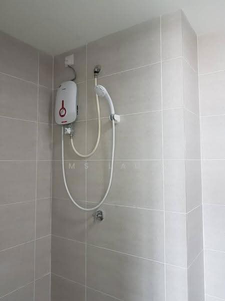 Kediaman Servis untuk Dijual di Court 28 - Ms Lau. - Bathroom - PropertyGuru.com.my