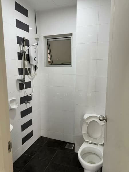 Kondominium untuk Disewa di Lagoon Suites - SK Thiam - Bathroom - PropertyGuru.com.my