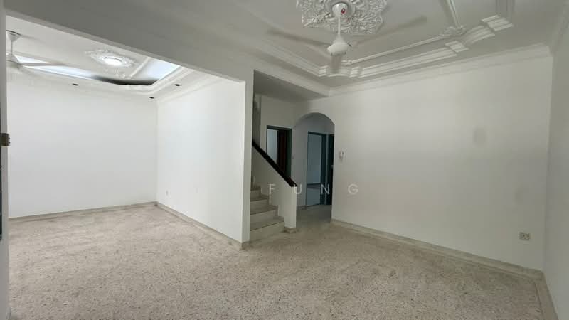 2-storey Terraced House for Rent in Taman Molek (Johor Bahru) - YC Fung - Living Room - PropertyGuru.com.my