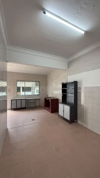2-storey Terraced House for Rent in Taman Molek (Johor Bahru) - YC Fung - Kitchen - PropertyGuru.com.my