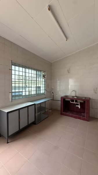 2-storey Terraced House for Rent in Taman Molek (Johor Bahru) - YC Fung - Kitchen - PropertyGuru.com.my