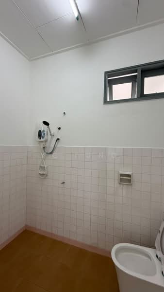 2-storey Terraced House for Rent in Taman Molek (Johor Bahru) - YC Fung - Bathroom - PropertyGuru.com.my