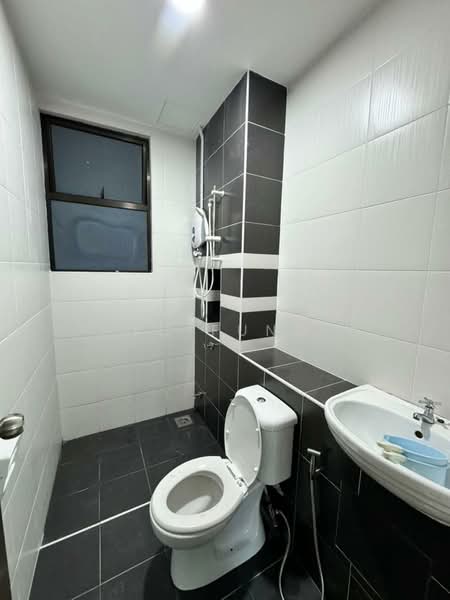 Pangsapuri untuk Disewa di Seri Austin Residence (Pangsapuri Seri Austin) - YC Fung - Bathroom - PropertyGuru.com.my