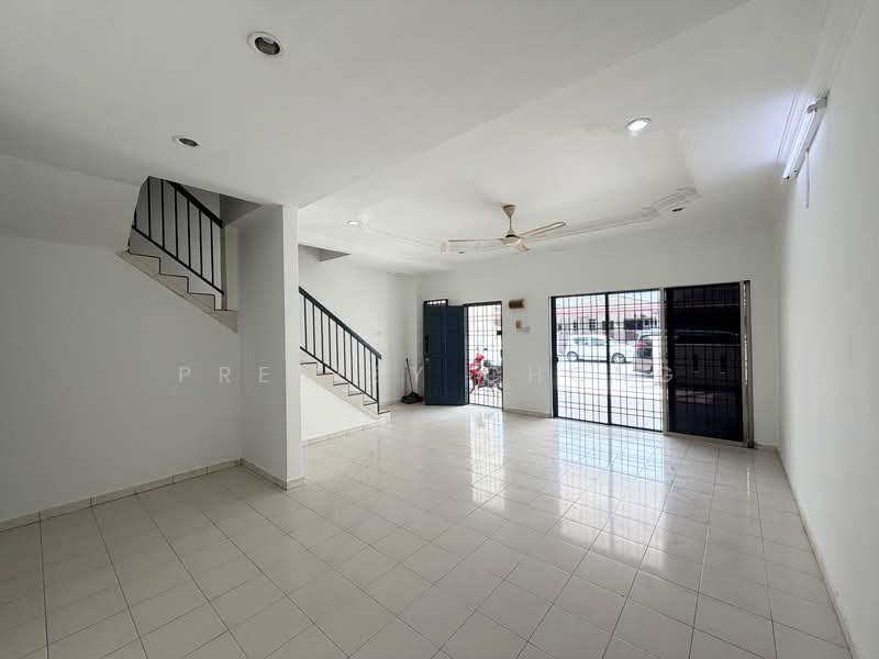 Rumah Teres 2-Tingkat untuk Dijual di Langkap (Perak) - Presley Chong - Living Room - PropertyGuru.com.my